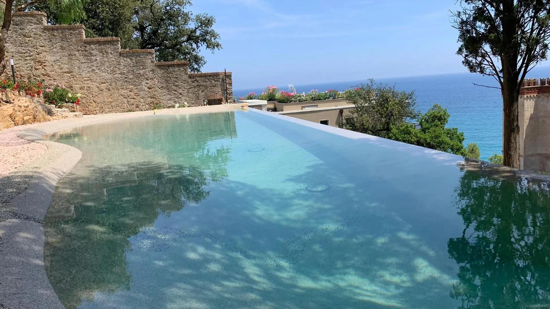 Apartment Appartamenti Castello Borelli Borghetto Santo Spirito