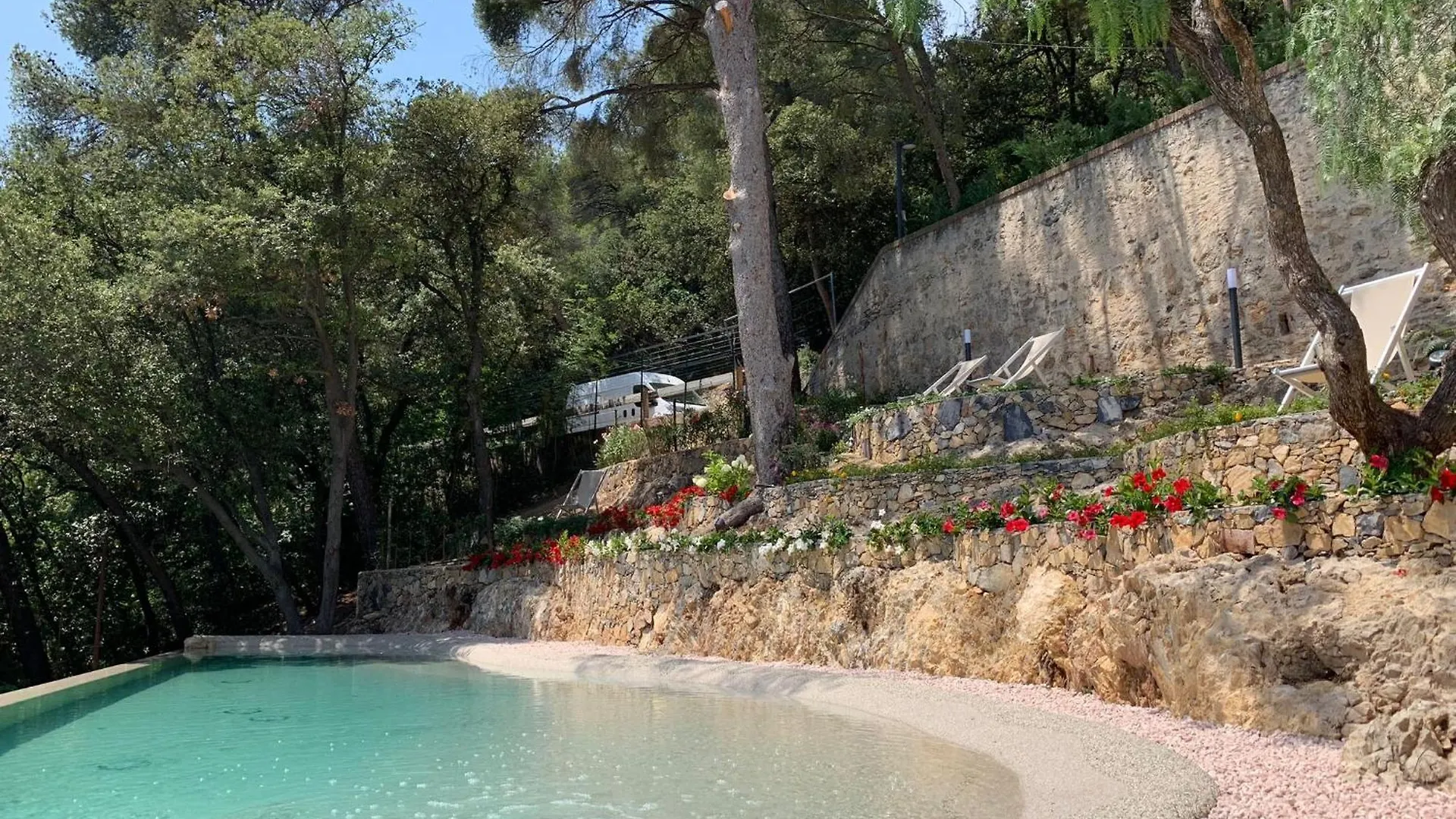 Appartamenti Castello Borelli Borghetto Santo Spirito