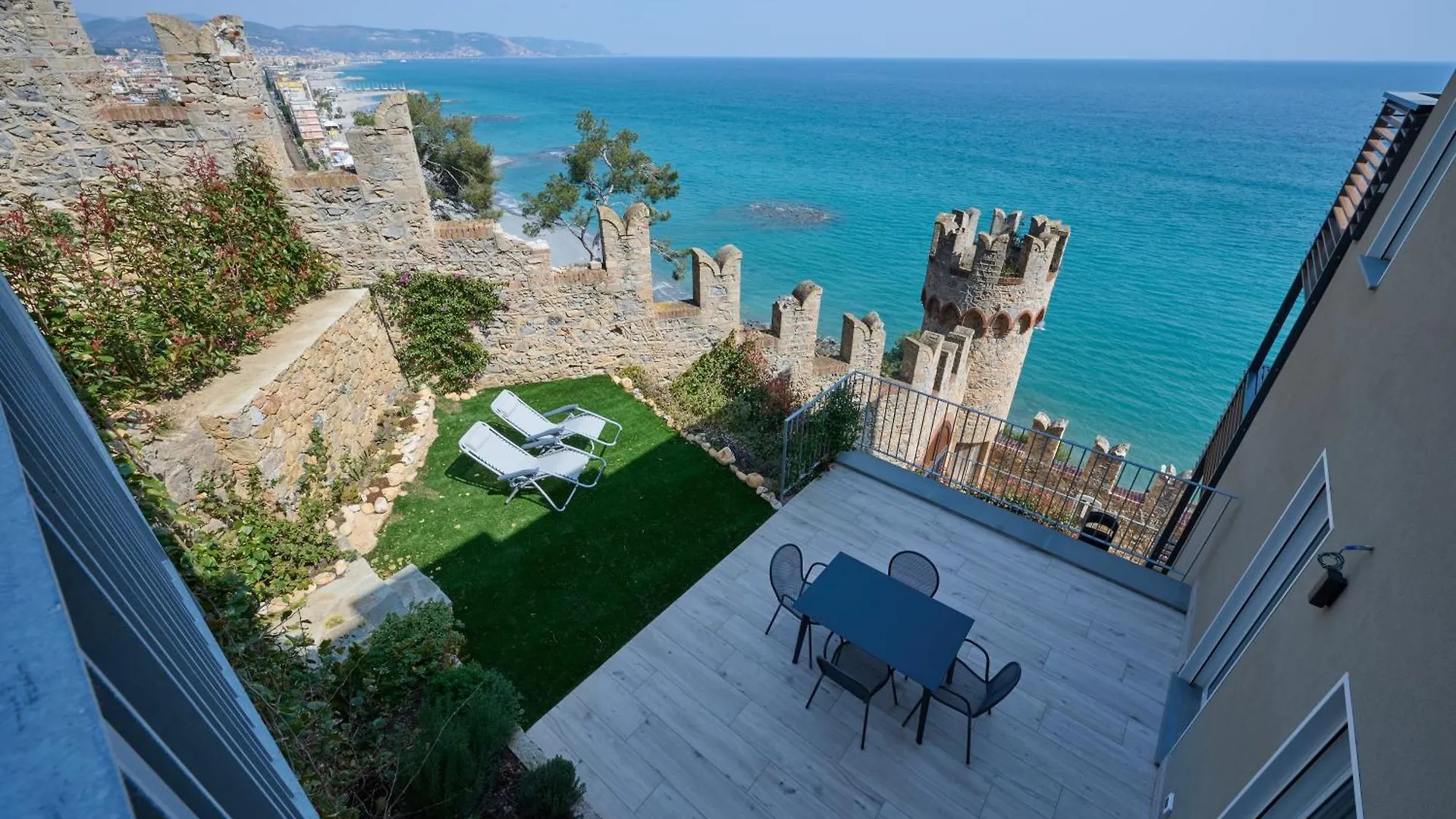 Apartment Appartamenti Castello Borelli Borghetto Santo Spirito