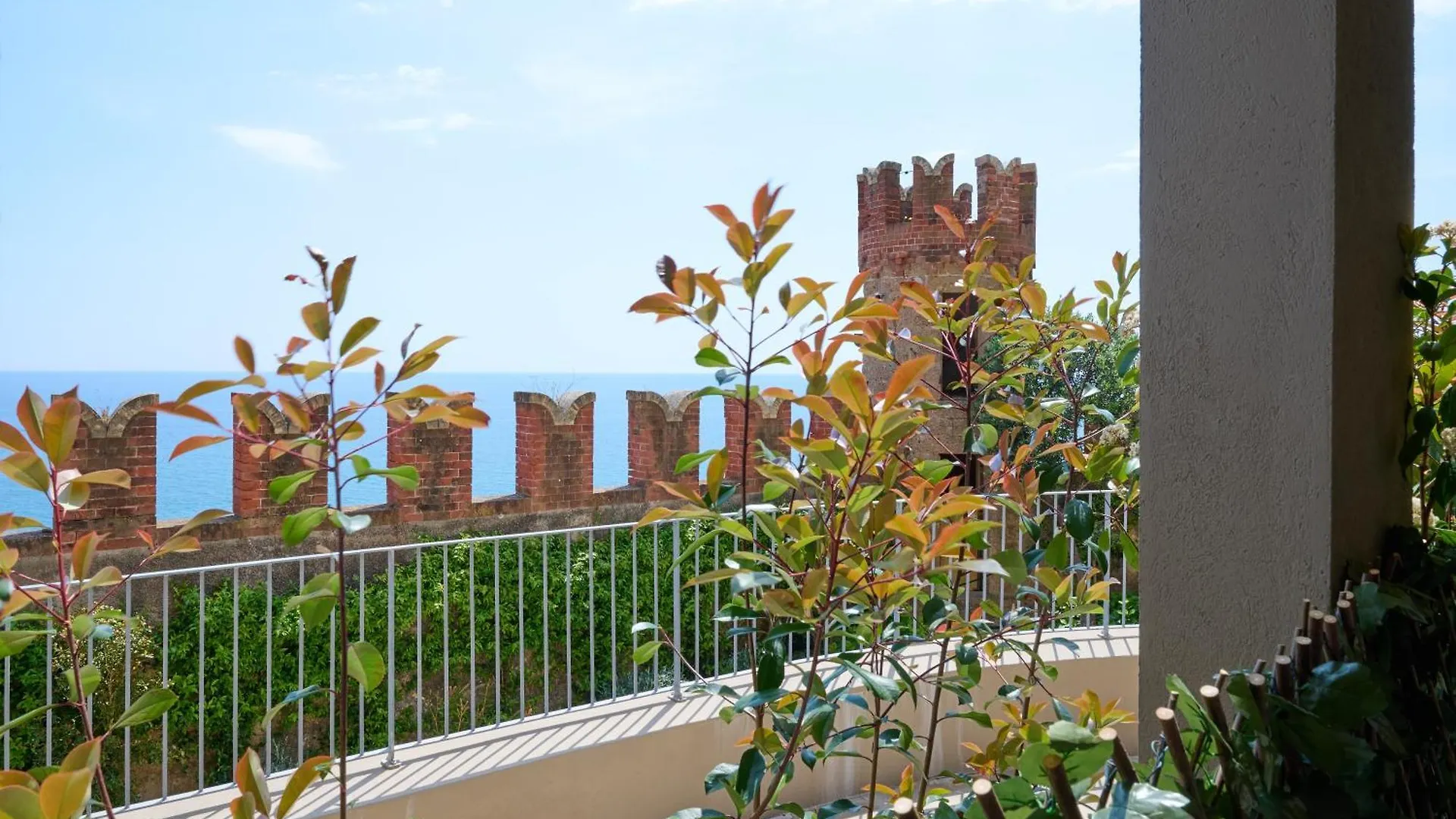 Appartamenti Castello Borelli Borghetto Santo Spirito